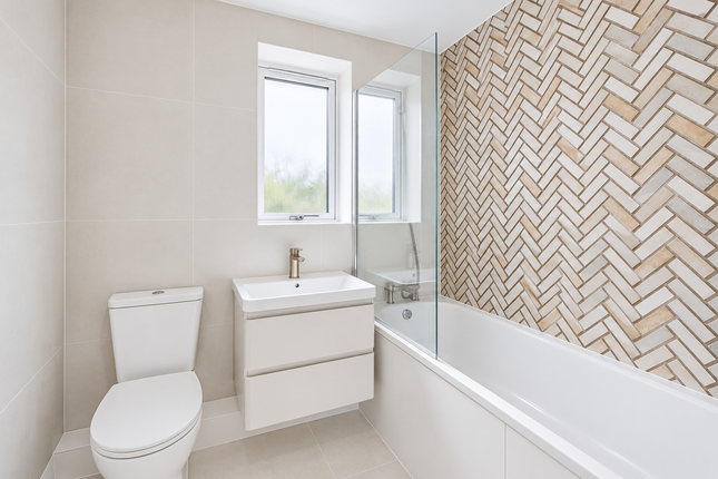 Flat 5, Carey Court, Carey Court, Gravel Hill Close, London, DA6 7NT, London photo 4