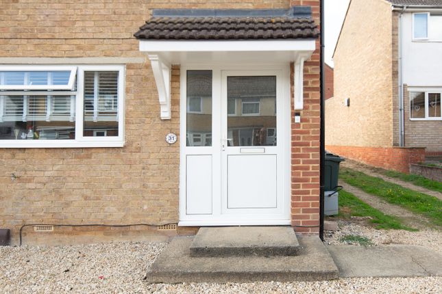 31, Barry Avenue, Bicester photo 2