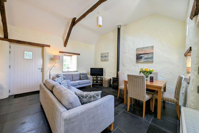 Open Plan Living Room/Kitchen