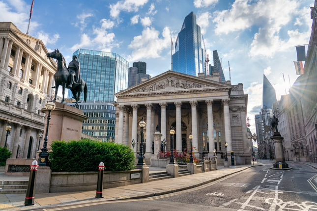 Office to let in Royal Exchange, London