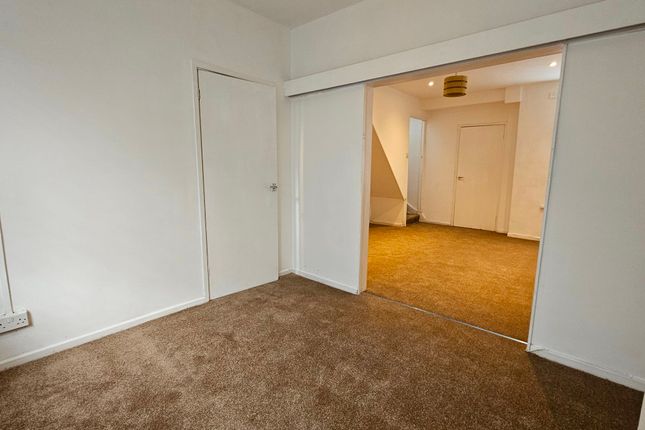 62 Caefelin Street, Abertillery photo 3