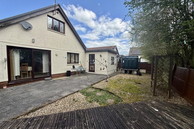 38, Parc Newydd, Llanelli photo 4