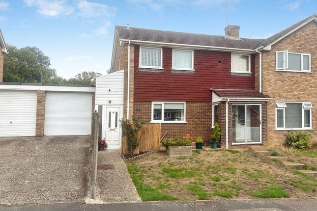 3-bed house on 9, Oak Tree View, Surrey, £400,000