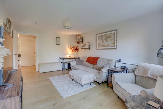 49, Browning Drive, Wickford photo 5