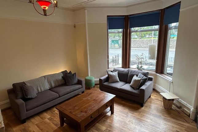 Lounge 1