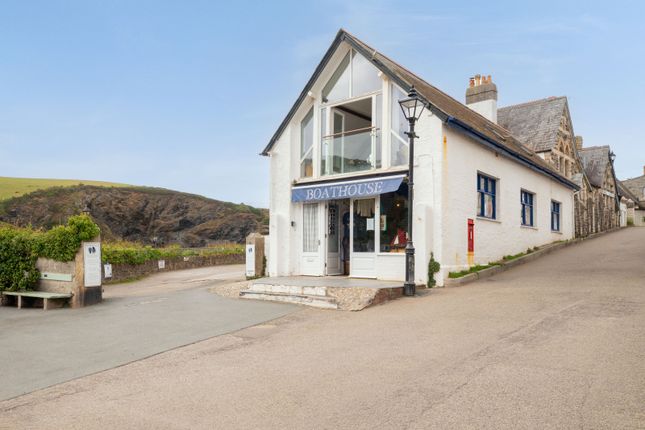2-bed flat on Gully Loft, Above 19 Fore Street, Port Isaac, £375,000