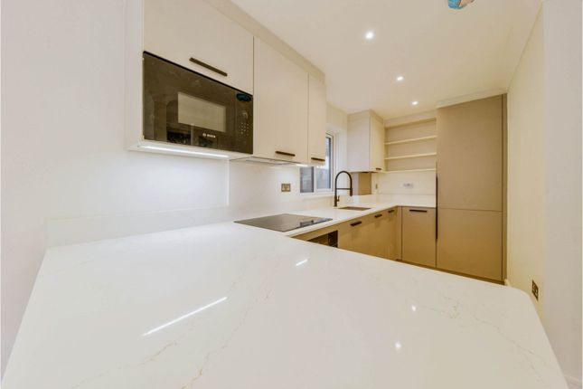 Flat for sale in The Acorns, St. Albans