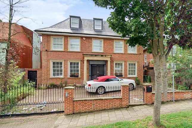 Thumbnail Property for sale in Chartfield Avenue, Putney, London