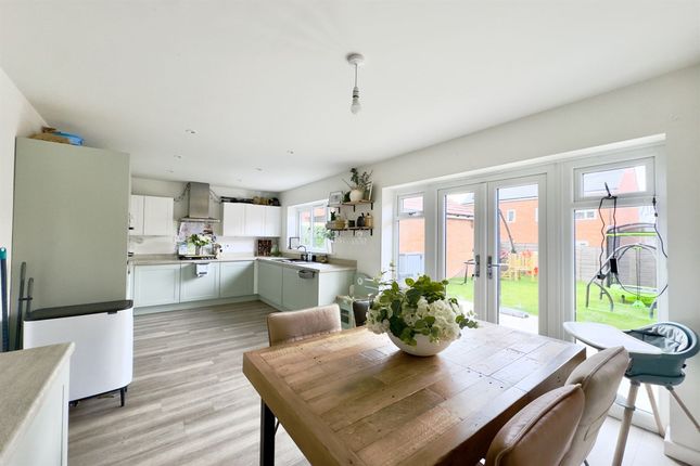 9 Brocklehurst Crescent, Stockport photo 3