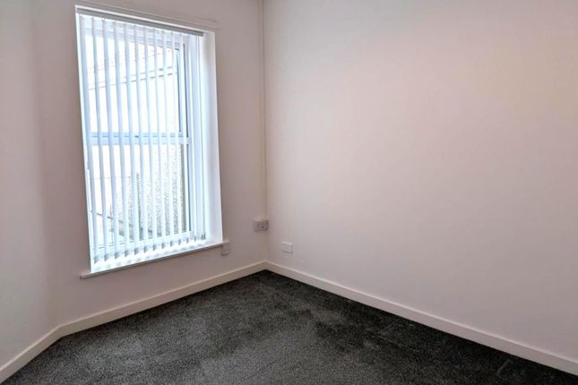 16B Stanley Street, Llanelli photo 4