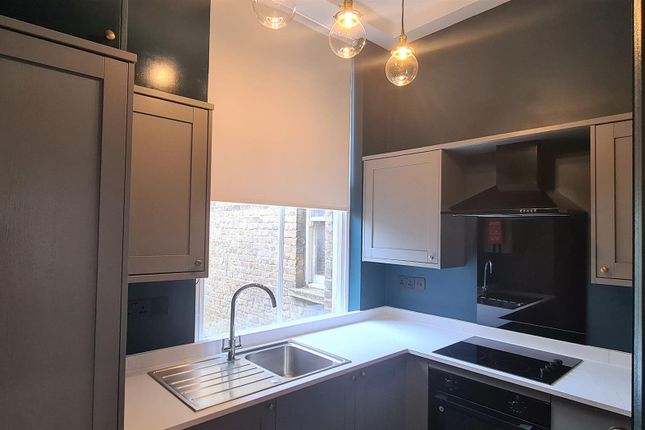 Flat 1, 139a, High Street, Rochester photo 3