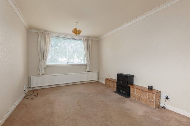 52, Hillpark Wood, EDINBURGH photo 2
