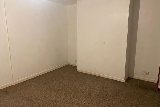 Flat to rent in Stour Road, Harwich