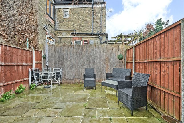 208, Blackhorse Lane, London photo 4