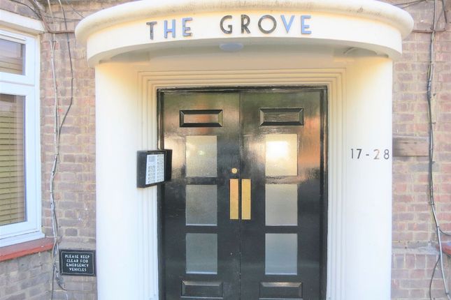 Thumbnail Flat to rent in 'the Grove', St Margarets, 1 Min Station