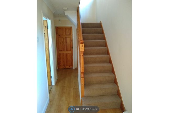 Meadgate Avenue, Chelmsford photo 2