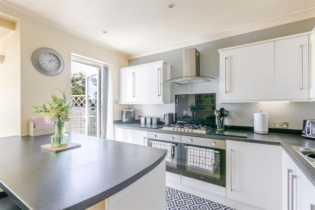 6, Woodlands Avenue, Ruislip photo 4