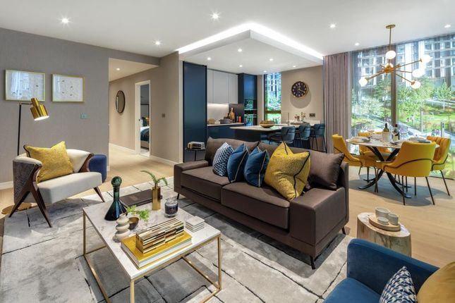 Flat for sale in Harcourt Gardens, South Quay Plaza, London, Greater London