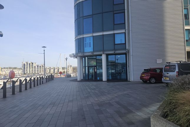 2-bed flat on Apartment 86 Marina Point East, Dock Head Road, Chatham, £170,000