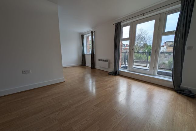 21, Peaberry Court, Greyhound Hill, Hendon photo 2