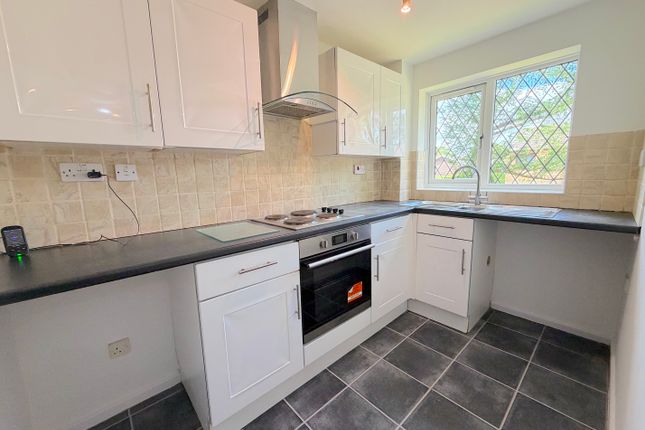 7, Sam Barber Court, Cannock photo 4