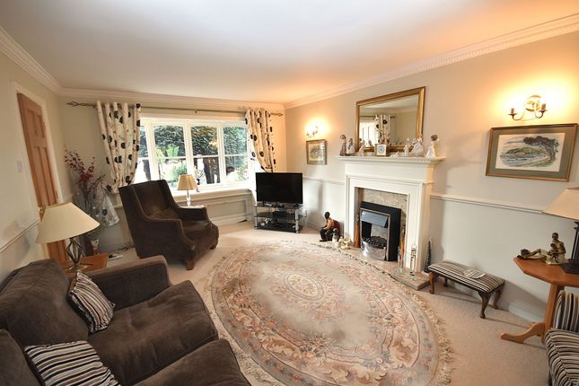 5 Murray Close, Macclesfield photo 3