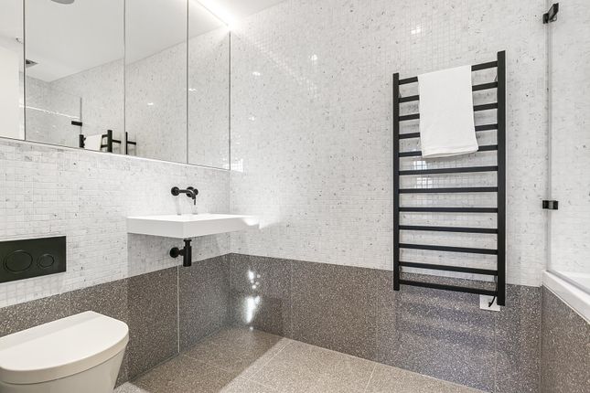 Flat 14, 4, Mapple Path, London photo 5