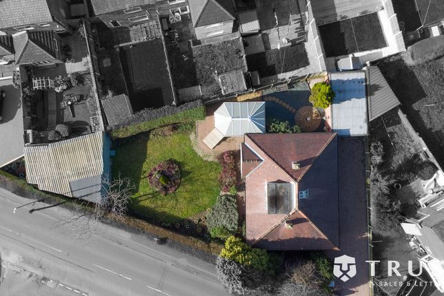 41 Highfield Drive, Batley photo 2