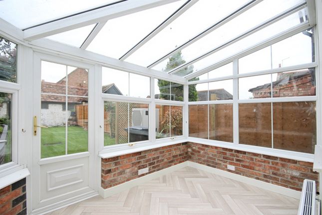 25, Fisher Road, Southam photo 4