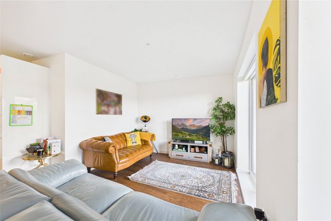 15, Royal Court, Stanmore photo 4