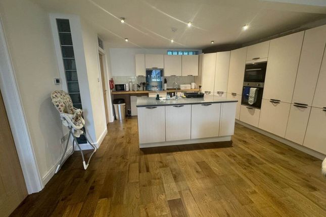 5321Da09-Ab07-4F7F-Bed4-6c57Efc1Da79