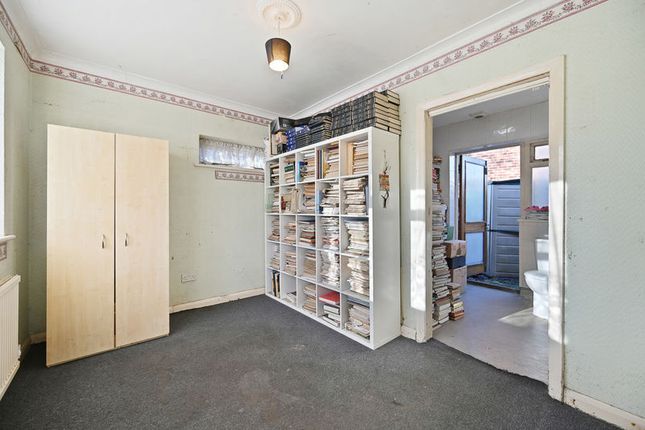 1, Coles Crescent, Harrow photo 3