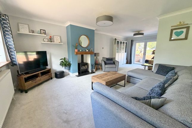 17, Fern Close, FRIMLEY photo 3