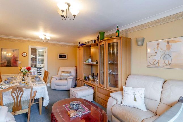 Flat for sale in Kings Chase View, 60 The Ridgeway, Enfield