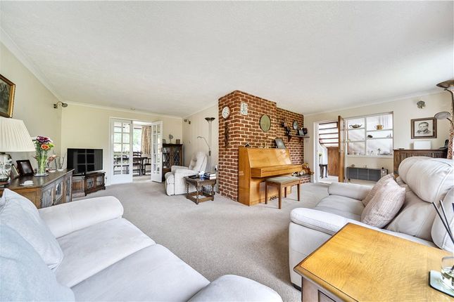 4, Nightingale Close, Romsey photo 3