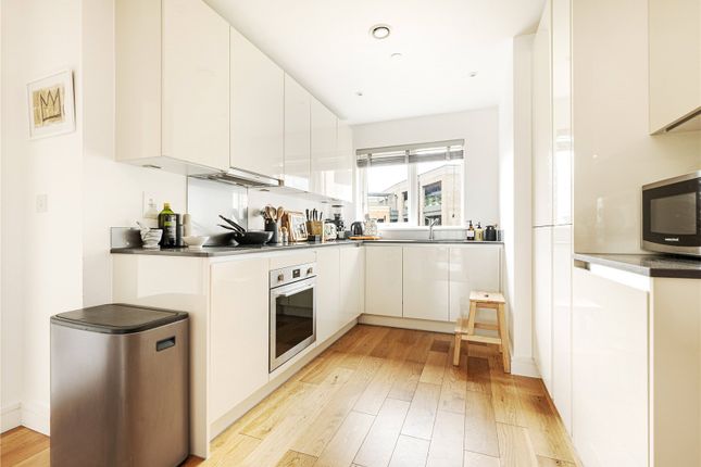 Flat 36, 22, Bradley Road, Clapham photo 2