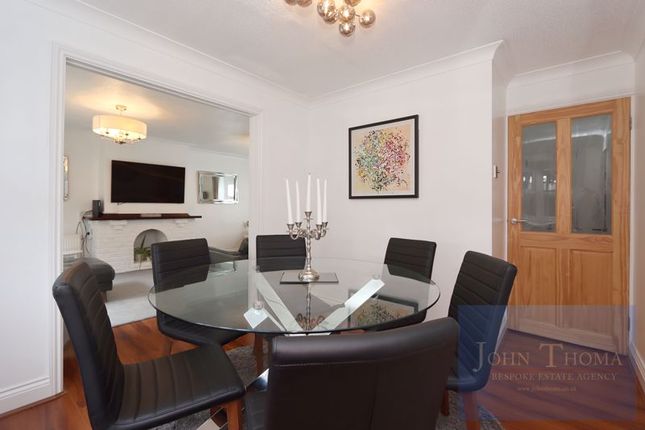 8, Emmaus Way, Chigwell photo 4
