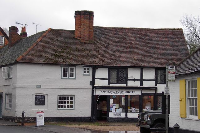 1 bed flat to rent in West Wycombe, High Wycombe
