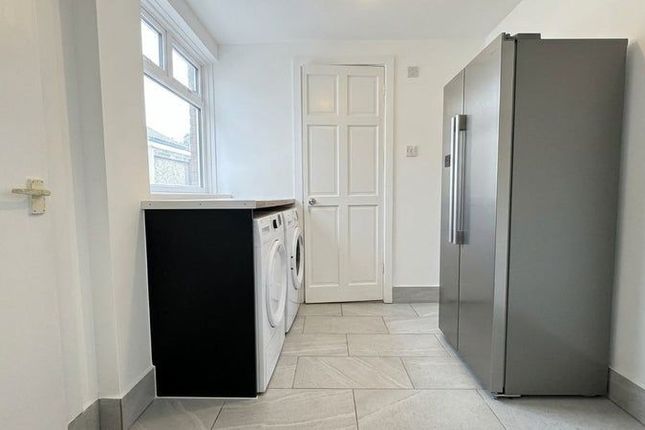 53 Brookhill Road, London photo 5