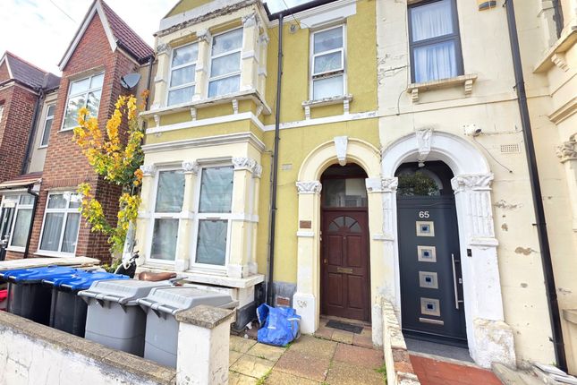 B 63, Fortunegate Road, London photo 2