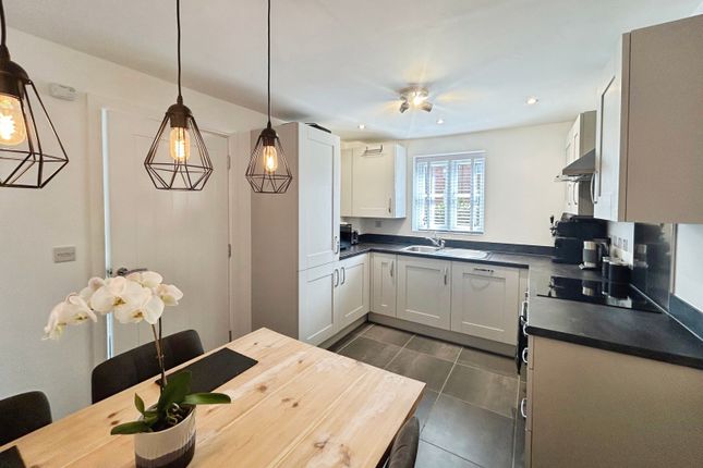 42, Stirling Road, Swadlincote photo 4