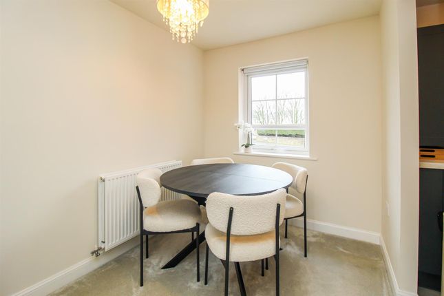 60, Chidswell Lane, Dewsbury photo 4
