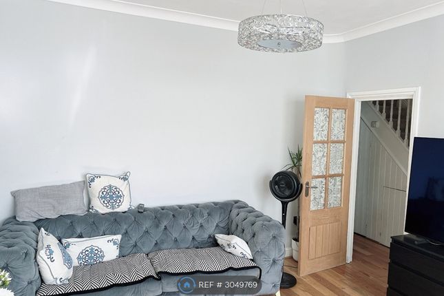 Gantshill Crescent, Ilford photo 5