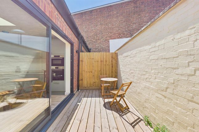 244C, Brixton Hill, London photo 4