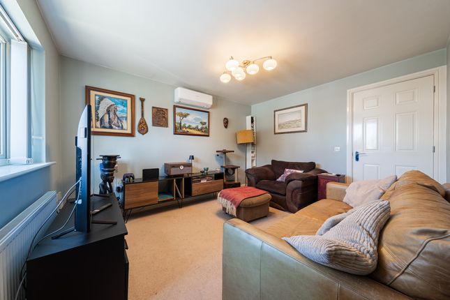 14 Frank Watts Close, Leicester photo 2