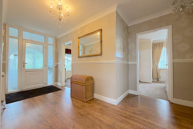 13, Sundour Crescent, Wolverhampton photo 2