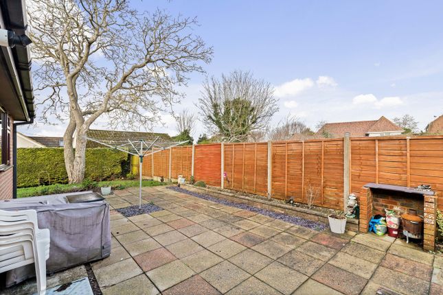 Bungalow for sale in New Road, Eythorne, Dover