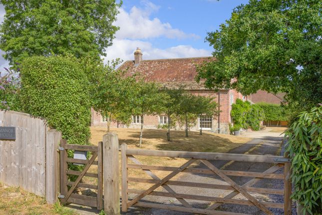 Manor House, Court Lane, Wiltshire photo 2