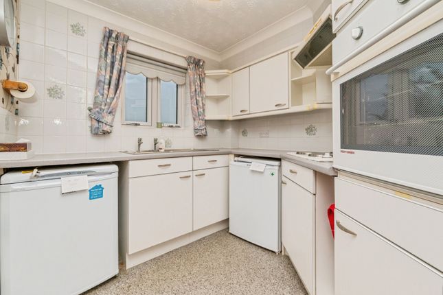 Liddiard Court, Wollaston photo 3