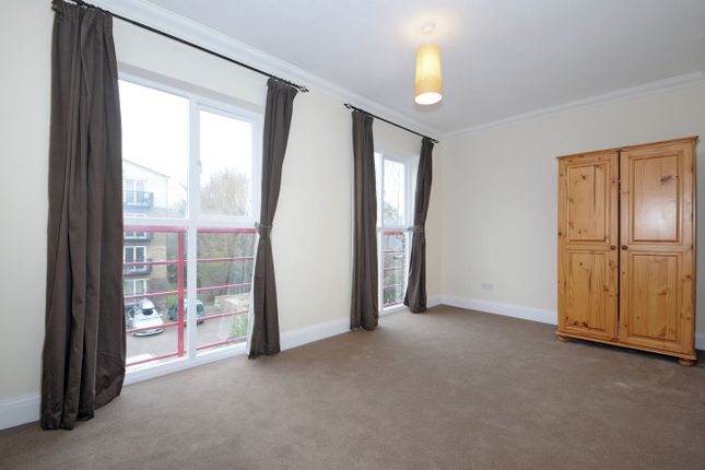 79, Plough Way, London photo 3